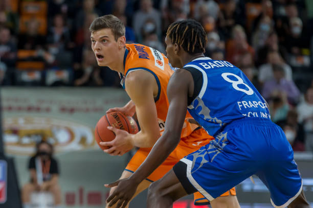 深圳新鹏城 深圳新鹏城