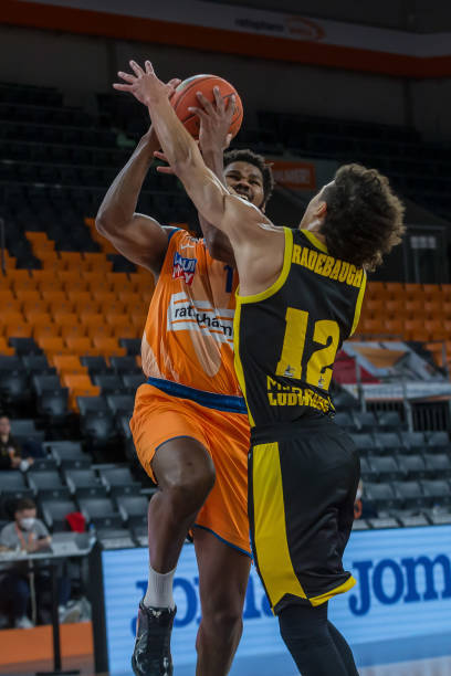 的晋级赛中 的晋级赛中